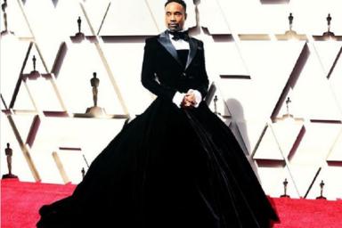 Известный актер пришел на церемонию Оскар в бархатном платье