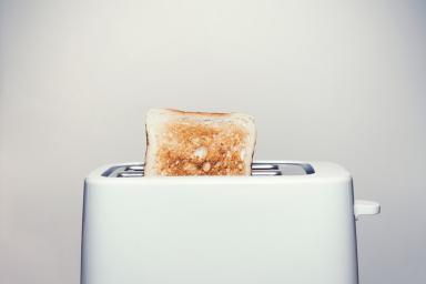 Ученые назвали смертельную опасность тостеров и дровяных каминов