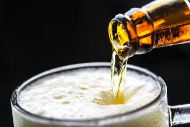 Ученые рассказали, чем пиво опаснее водки
