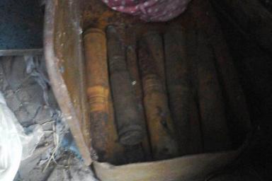 Житель Лунинца нашел у себя в погребе 10 авиационных снарядов