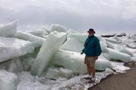 Ледяное цунами напугало жителей канадской провинции Онтарио