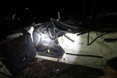 В Минске водитель Mazda врезался в дерево. Мужчина погиб