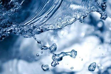 Ученые: Вода в пластиковой емкости вызывает головные боли