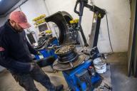 В Барановичах ищут работников за 305 рублей