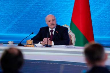 Лукашенко: в ближайшее время серьезно посмотрим на деятельность «Беларусьфильма»