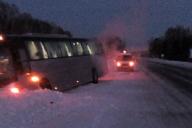 Автобус с детьми вылетел в кювет