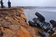 В реке под Лоевом нашли трактор с трупом 