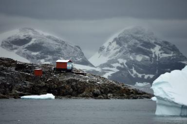 Ученые: Человек оставил в Антарктике след площадью с Ватикан