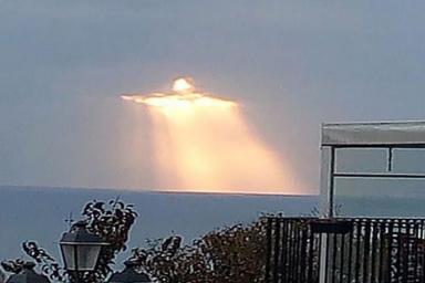 В небе на юге Италии появился солнечный образ Христа