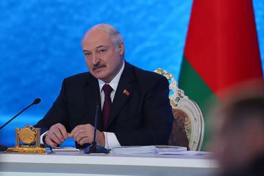Лукашенко: ради своих детей я не буду удерживать власть и передавать ее по наследству
