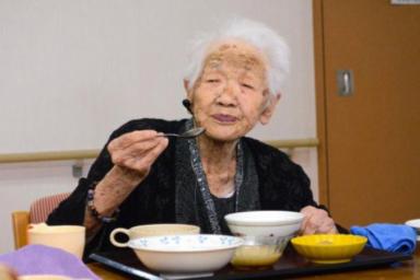 Самым старым человеком на Земле официально признана японка. Посмотрите, сколько ей лет