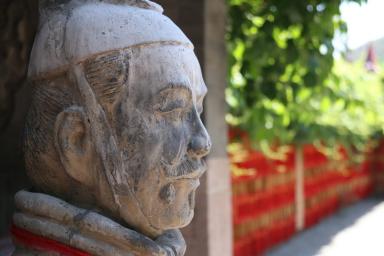 В Китае обнаружен лакированный гроб с изящными рисунками