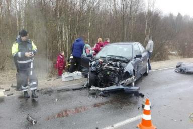 В Вилейском районе спасатели извлекли пострадавшего водителя из покореженной Toyota