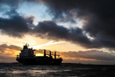 У берегов Франции произошла экологическая катастрофа: затонуло судно с опасным грузом