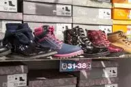 Телевизор и 12 пар обуви украли из квартиры в Барановичах