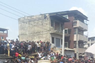 В Нигерии обрушилось здание школы, десятки человек под завалами