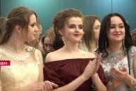 Торжественно и элегантно. В Гродно студентов пригласили на весенний бал в Новый замок