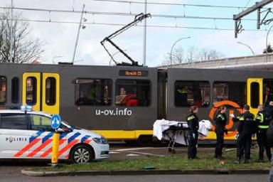 В Утрехте неизвестный расстреливал пассажиров трамвая  