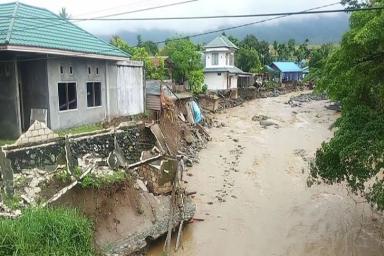 В Индонезии 63 человека погибли в результате наводнения