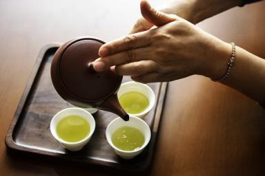 Медики определили, помогает ли зеленый чай похудеть на самом деле