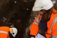 Под автостоянкой нашли 1000-летний саркофаг