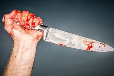 Четыре удара ножом в спину: жительница Барановичей чуть не убила мужа