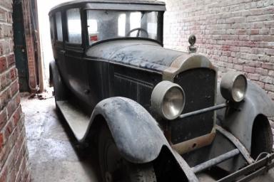В Филадельфии на заброшенной фабрике нашли забытый довоенный Packard
