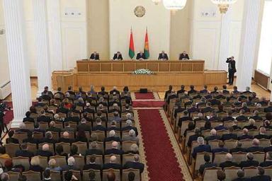 Лукашенко вновь пригрозил чиновникам громкими отставками