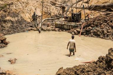 Оползень произошел на шахте в Гвинее, есть погибшие
