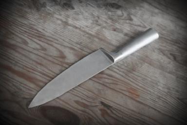 Католического священника ранили ножом во время службы