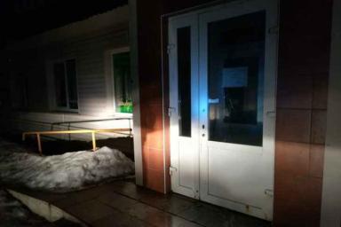 Житель Осиповичей разбил входную дверь в магазин