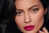 Пока накаченным губам: в мире набирает силу новый тренд