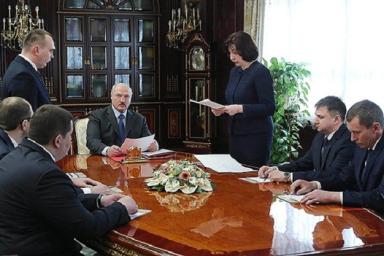 Лукашенко предупредил чиновников и назначил 15 управленцев   