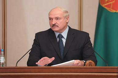 Лукашенко потребовал навести порядок на «Гомсельмаше» и существенно улучшить качество продукции