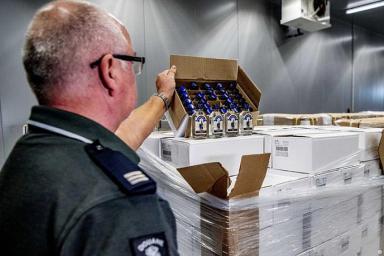 В Нидерландах таможня изъяла 90 тысяч бутылок русской водки «для Ким Чен Ына»