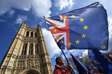 В Британии депутаты вновь отказали Мэй в сделке по Brexit