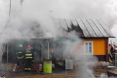 В Лидском районе парень отдохнул на даче и уехал, а дом загорелся