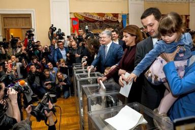 Порошенко, Тимошенко и Зеленский проголосовали на выборах президента Украины