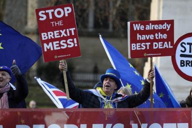 Британцы насобирали 6 млн подписей против Brexit