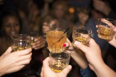Ученый объяснил, почему алкоголь вызывает тревожность