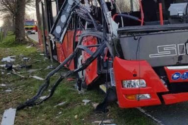 Школьный автобус разбился на западе Германии