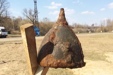 В Бобруйске при работах в речном порту нашли шлем конца IX - начала XI века