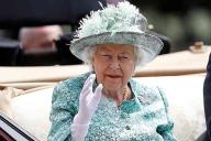 Елизавета II хочет пригласить Трампа в Британию