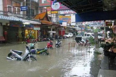 В Таиланде ураган повредил более 400 жилых домов