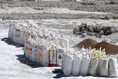 На берег Черного моря выбросило более 130 килограммов кокаина