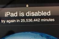 Трехлетний ребенок заблокировал iPad на полвека