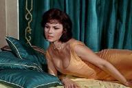 Умерла еще одна девушка Джеймса Бонда