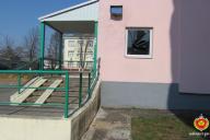 В Жодино мужчина разбил стекло в подъезде, но не смог вспомнить зачем