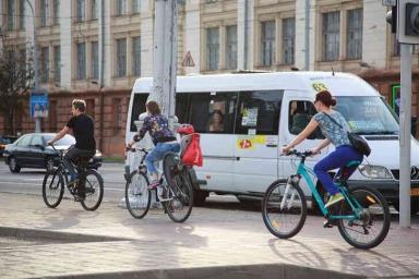 ГАИ предлагает разрешить велосипедистам не спешиваться на переходах