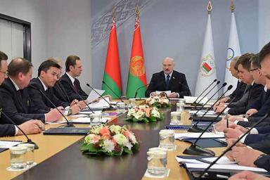 «Проиграли – пятьсот долларов»: Лукашенко пообещал разобраться с зимними видами спорта